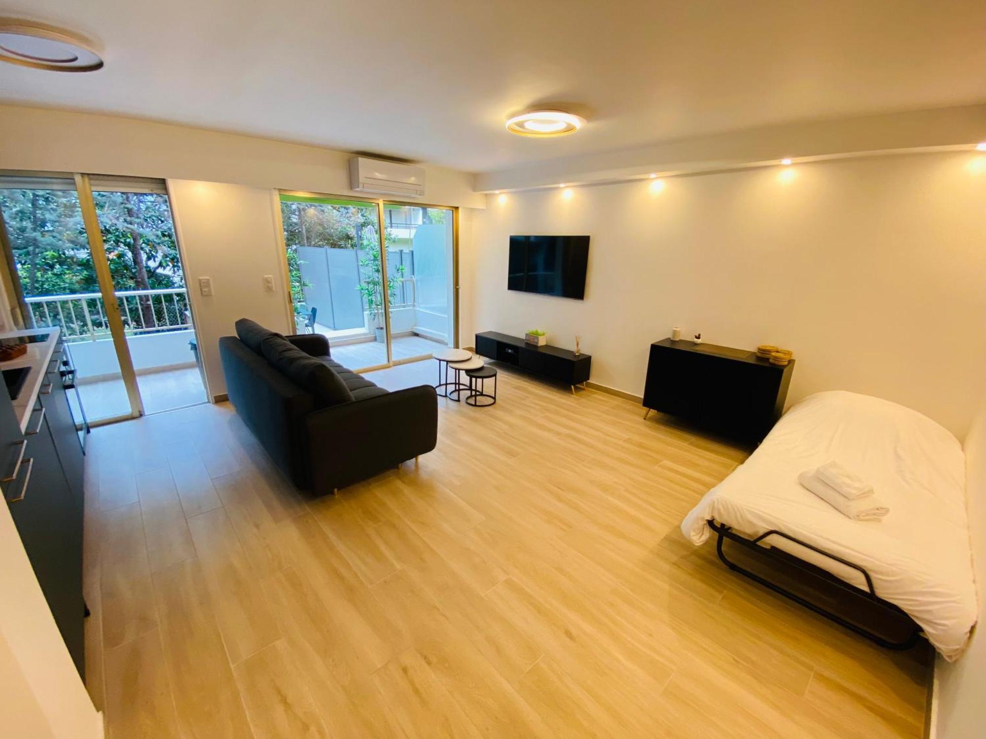 Apartment Spacieux T2 Avec Grande Terrasse A 200m De La