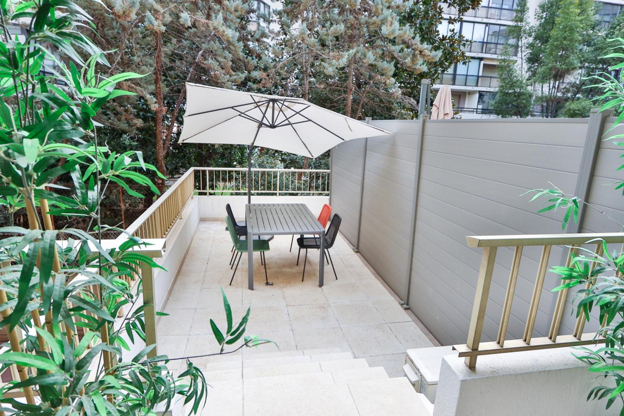 Apartment Spacieux T2 Avec Grande Terrasse A 200m De La Cannes