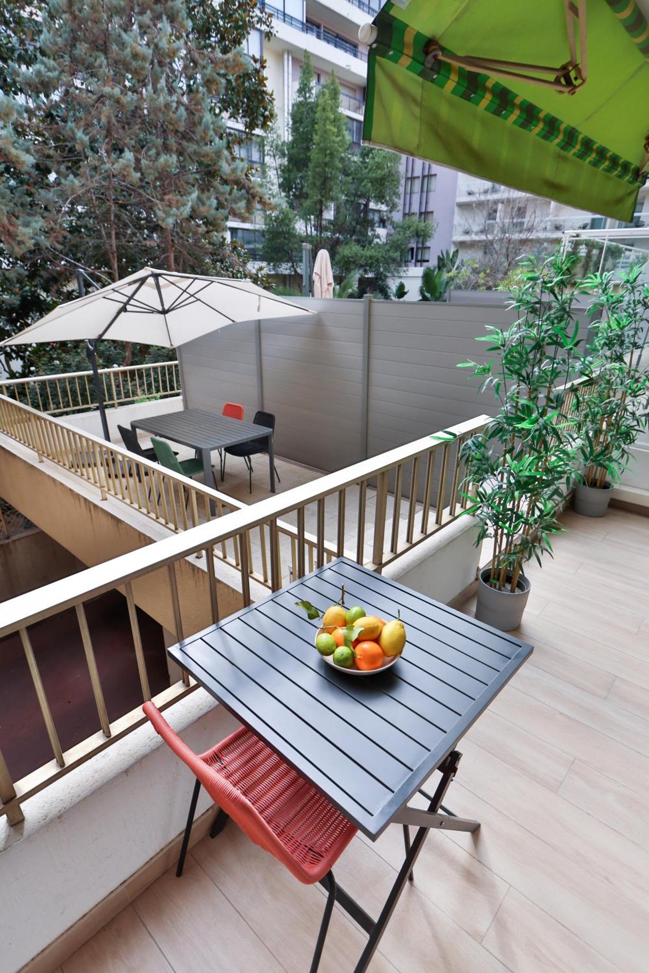 Spacieux T2 Avec Grande Terrasse A 200m De La Apartment